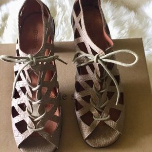 Beautiful joy lace sandals